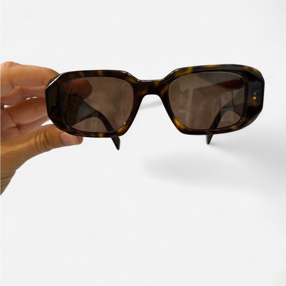 Prada sunglasses - Picture 3 of 8